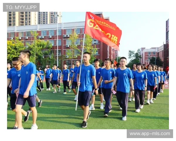 观众齐唱国歌 小朋友跳科目三暖场热烈气氛