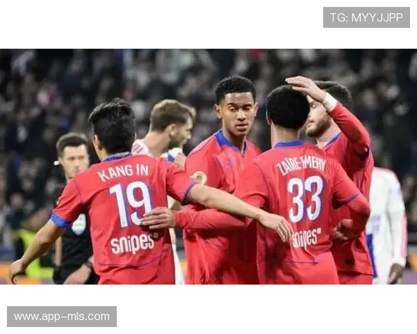 巴黎3-2里昂,继续领跑法甲积分榜 巴黎3-2里昂,继续领跑法甲积分榜