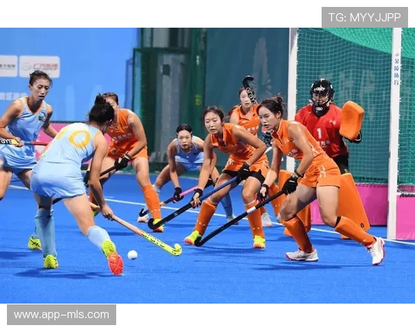 广东女子曲棍球队开展“雷锋精神”主题活动，指导青少年训练